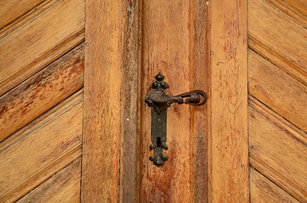 Can You Replace A Door Handle And Keep The Same Lock